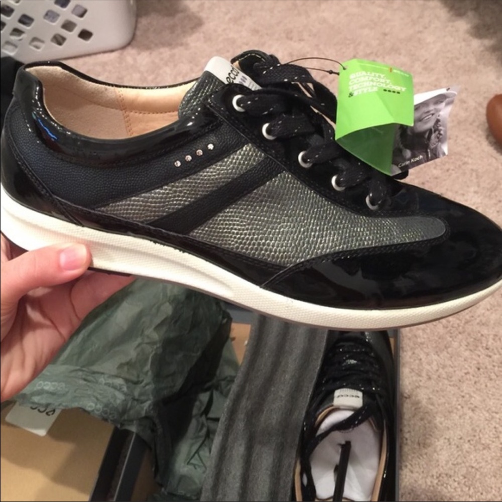 GOLF SHOES
